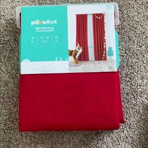 Red room accessories